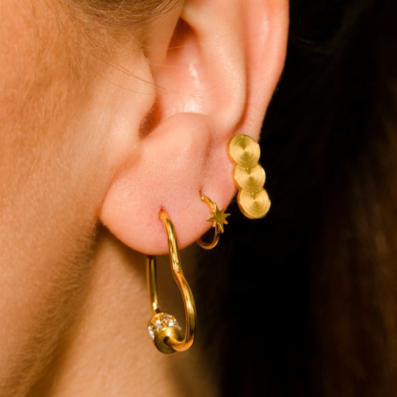 PRECIOUS Zirconia Heart Hoop Earrings - Picture 2 of 6